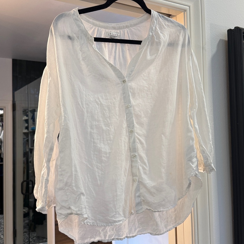 Velvet by Graham & Spencer White Linen Button-Down Blouse